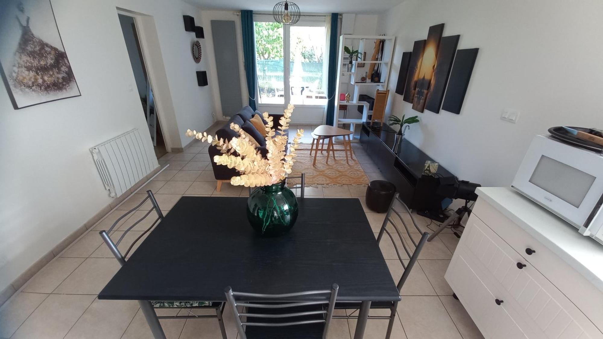 Plaisir Des Pres - Appartement T3, Jardin, Parking Chaponost Esterno foto